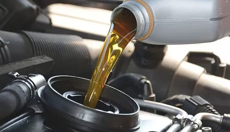 تغيير الزيت وصيانة نظام تزييت 